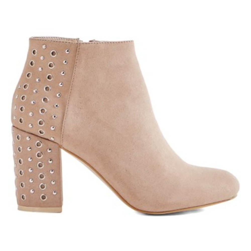 JUSTFAB HOLYN SILVER STUDDED TAUPE ANKLE BOOTIES (8)